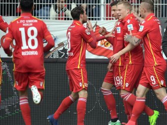 Die Spieler von Union Berlin feiern den Treffer von Damir Kreilach zur 1:0-Führung. Foto: Britta Pedersen Die Spieler von Union Berlin feiern den Treffer von Damir Kreilach zur 1:0-Führung. Foto: Britta Pedersen