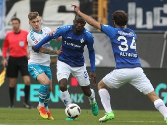 Darmstadt wehrte sich erfolgreich gegen den vorzeitigen Abstieg und besiegte Schalke mit 2:1. Foto: Thomas Frey Darmstadt wehrte sich erfolgreich gegen den vorzeitigen Abstieg und besiegte Schalke mit 2:1. Foto: Thomas Frey