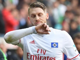 HSV-Spieler Aaron Hunt hat die Pfiffe der Bremer Fans mit stoischer Ruhe über sich ergehen lassen. Foto: Carmen Jaspersen HSV-Spieler Aaron Hunt hat die Pfiffe der Bremer Fans mit stoischer Ruhe über sich ergehen lassen. Foto: Carmen Jaspersen