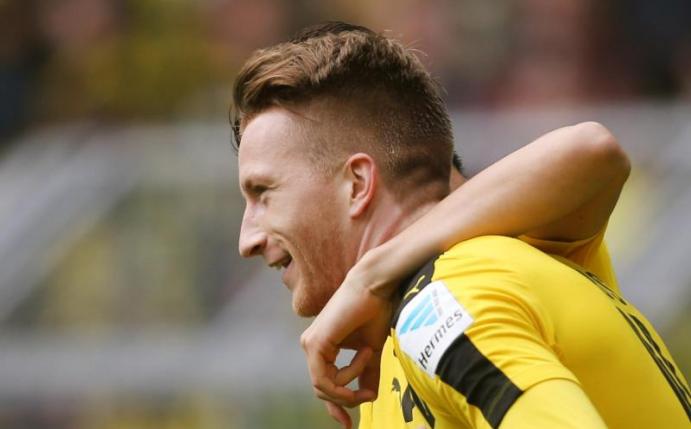 Allein durch die Anwesenheit von Marco Reus scheint der Spielaufbau im BVB-Getriebe beflügelt zu werden. Foto: Ina Fassbender