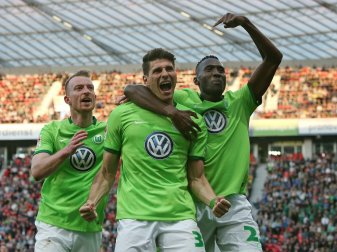 Gomez (m.) kann sich Zukunft in Wolfsburg vorstellen Gomez (m.) kann sich Zukunft in Wolfsburg vorstellen