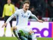 Brøndby-Fans bewerfen Augustinsson mit Ratten
