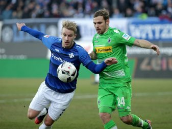 Fabian Holland (l.) bleibt bis 2020 in Darmstadt Fabian Holland (l.) bleibt bis 2020 in Darmstadt