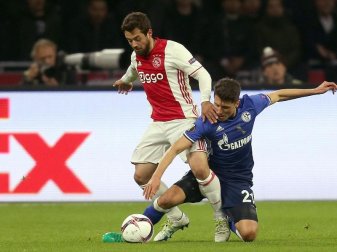 Amin Younes (l) fühlt sich wohl bei Ajax. Foto: Ina Fassbender Amin Younes (l) fühlt sich wohl bei Ajax. Foto: Ina Fassbender