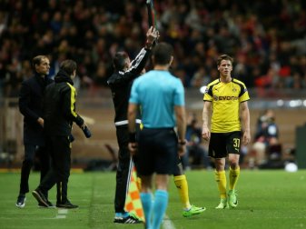 Dass Durm (r.) Leidtragender war, nimmt Tuchel auf sich Dass Durm (r.) Leidtragender war, nimmt Tuchel auf sich