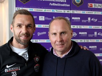 Tiffert (l.) hat seinen Vertrag in Aue verlängert Tiffert (l.) hat seinen Vertrag in Aue verlängert