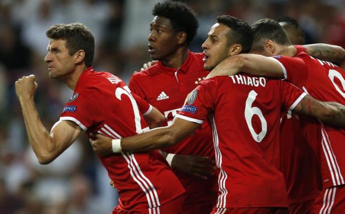 Mit dem erneuten heimischen Double wollen sich die Bayern für den entgangenen Erfolg in der Champions League schadlos halten. Foto: Francisco Seco