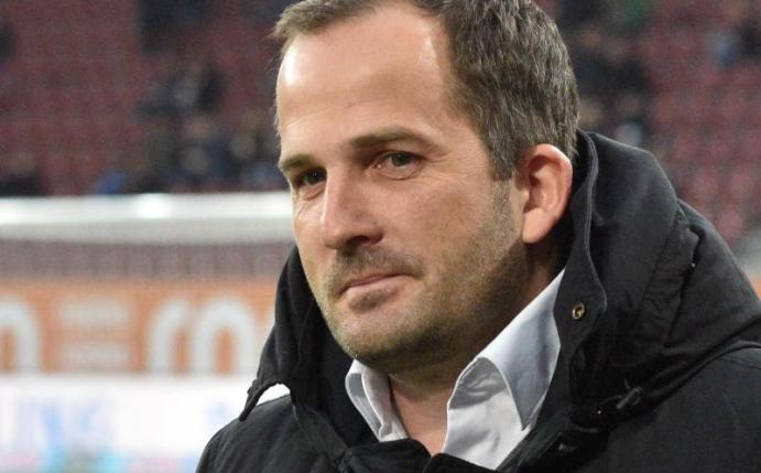 FCA-Trainer Manuel Baum will mit ekligem Auftreten der Mannschaft die Gegner mürbe machen. Foto: Stefan Puchner