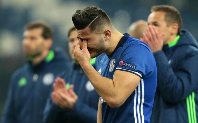 Schalkes Sead Kolasinac war nach dem Aus in der Europa League sehr enttäuscht. Foto: Ina Fassbender