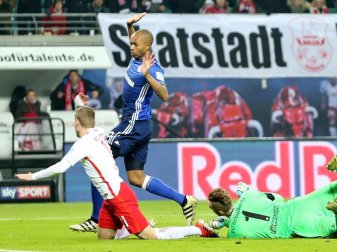 Leipzigs Timo Werner sorgte mit dieser Schwalbe im Dezember 2016 für mächtig Wirbel. Foto: Jan Woitas