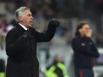 Bayern-Coach Carlo Ancelotti (l, daneben Mainz' Trainer Martin Schmidt) will gegen den abstiegsbedrohten Gegner das beste Team aufbieten. Foto: Torsten Silz Bayern-Coach Carlo Ancelotti (l, daneben Mainz' Trainer Martin Schmidt) will gegen den abstiegsbedrohten Gegner das beste Team aufbieten. Foto: Torsten Silz