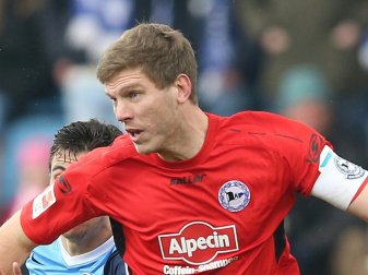 Eingewechselter Klos stellt mit 13. Treffer Endstand her Eingewechselter Klos stellt mit 13. Treffer Endstand her