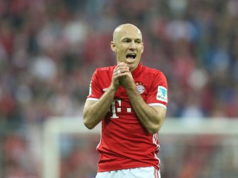Die Bayern um Arjen Robben lassen zuhause Punkte liegen
Die Bayern um Arjen Robben lassen zuhause Punkte liegen