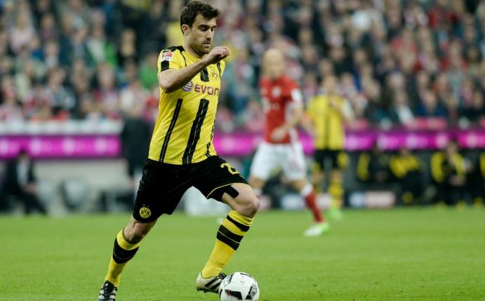 Sokratis hat muskuläre Probleme