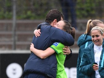 Das Team von Ralf Kellermann gewann mit 5:1 beim 1. FFC Frankfurt. Foto: Uli Deck Das Team von Ralf Kellermann gewann mit 5:1 beim 1. FFC Frankfurt. Foto: Uli Deck