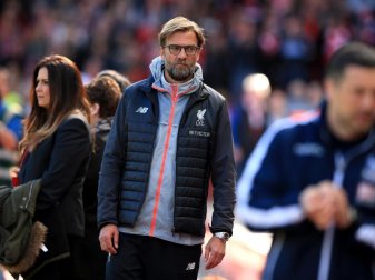 Liverpools Trainer Jürgen Klopp war nach der Niederlage bedient. Foto: Peter Byrne