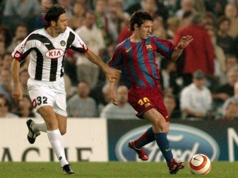 Im Jahr 2005 traf Lionel Messi (r) erstmals für den FC Barcelona. Foto: Andreu Dalmau/Archiv Im Jahr 2005 traf Lionel Messi (r) erstmals für den FC Barcelona. Foto: Andreu Dalmau/Archiv