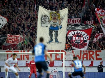 Kölner Fans hatten Dietmar Hopp schwer beleidigt. Foto: Jonas Güttler Kölner Fans hatten Dietmar Hopp schwer beleidigt. Foto: Jonas Güttler