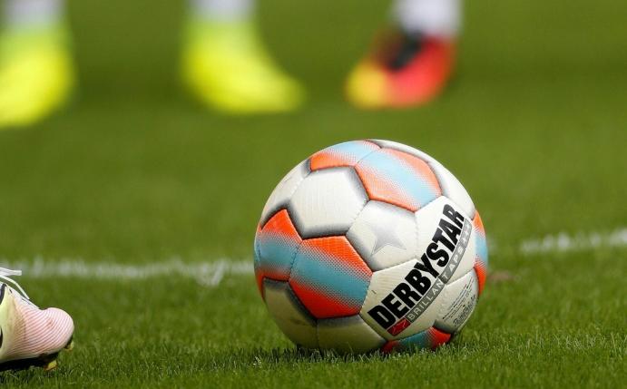 Ab 2018/19: Derbystar stellt den neuen Liga-Spielball