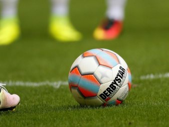 Ab 2018/19: Derbystar stellt den neuen Liga-Spielball Ab 2018/19: Derbystar stellt den neuen Liga-Spielball