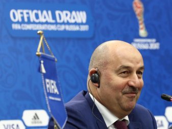 Russlands Trainer Stanislaw Tschertschessow schätzt Deutschland beim Confed Cup als Favoriten ein. Foto: Christian Charisius Russlands Trainer Stanislaw Tschertschessow schätzt Deutschland beim Confed Cup als Favoriten ein. Foto: Christian Charisius