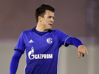 Jewgeni Konopljanka wurde kurz vor dem Transferende im August 2016 vom FC Sevilla für eine Millionen-Gebühr ausgeliehen. Foto: Tim Rehbein Jewgeni Konopljanka wurde kurz vor dem Transferende im August 2016 vom FC Sevilla für eine Millionen-Gebühr ausgeliehen. Foto: Tim Rehbein