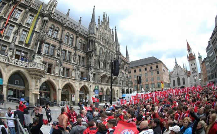 Im Falle eines Titels wird auf dem Marienplatz gefeiert