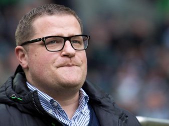 Genervt: Gladbachs Manager Max Eberl hadert mit dem erneuten Ausscheiden seiner Mannschaft im Elfmeterschießen. Foto: Marius Becker Genervt: Gladbachs Manager Max Eberl hadert mit dem erneuten Ausscheiden seiner Mannschaft im Elfmeterschießen. Foto: Marius Becker