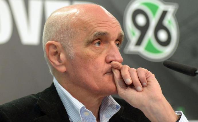 Martin Kind will die 50+1-Regelung kippen; er plant, die komplette Mehrheit bei der wichtigsten GmbH des Fußball-Zweitligisten Hannover 96 zu übernehmen. Foto: Peter Steffen