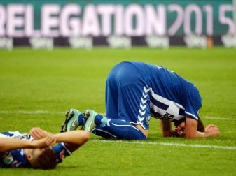 Dem Karlsruher SC droht der Abstieg aus der zweiten Bundesliga. Foto: Marijan Murat Dem Karlsruher SC droht der Abstieg aus der zweiten Bundesliga. Foto: Marijan Murat