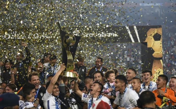 CF Pachuca feiert den CONCACAF-Champions-League-Titel