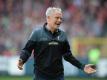 Christian Streich vor dem Spiel in Darmstadt: «Das wird ein hart umkämpftes Fußballspiel.» Foto: Patrick Seeger