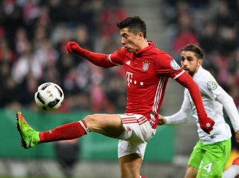 Robert Lewandowski zeigte sich in der Vergangenheit gegen VfL Wolfsburg treffsicher. Foto: Peter Kneffel Robert Lewandowski zeigte sich in der Vergangenheit gegen VfL Wolfsburg treffsicher. Foto: Peter Kneffel