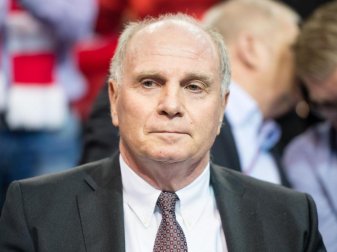 Uli Hoeneß sieht in teuren Transfers nicht das Allheilmittel. Foto: Matthias Balk Uli Hoeneß sieht in teuren Transfers nicht das Allheilmittel. Foto: Matthias Balk