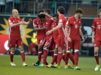 Der FC Bayern fertigt den VfL Wolfsburg ab und wird vorzeitig Meister. Foto: Swen Pförtner Der FC Bayern fertigt den VfL Wolfsburg ab und wird vorzeitig Meister. Foto: Swen Pförtner
