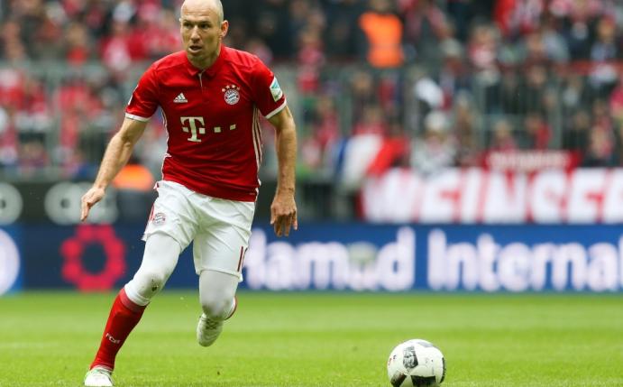 Arjen Robben feiert seine zehnte nationale Meisterschaft