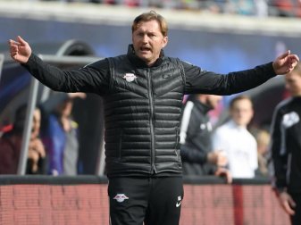 Ralph Hasenhüttl kam mit seinen Leipzigern nur zu einem 0:0 gegen den FC Ingolstadt. Foto: Hendrik Schmidt Ralph Hasenhüttl kam mit seinen Leipzigern nur zu einem 0:0 gegen den FC Ingolstadt. Foto: Hendrik Schmidt