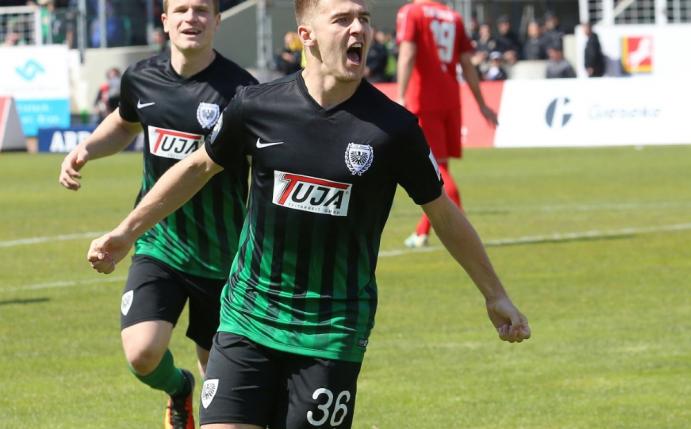 Martin Kobylanski jubelt nach seinem Treffer zum 1:0