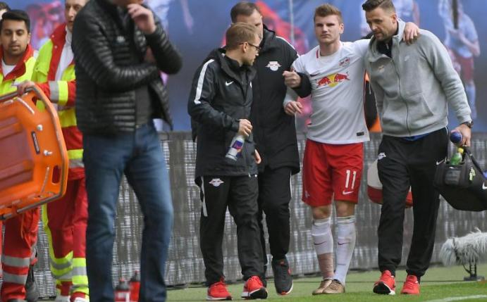 Leipzigs Torjäger Timo Werner hatte sich gegen Ingolstadt eine schwere Prellung am rechten Sprunggelenk zugezogen. Foto: Hendrik Schmidt