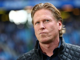 Hamburgs Trainer Markus Gisdol wurde scharf attackiert. Foto: Christian Charisius Hamburgs Trainer Markus Gisdol wurde scharf attackiert. Foto: Christian Charisius