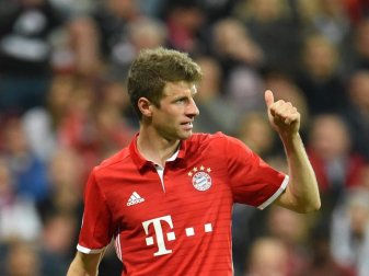 Thomas Müller feiert mit den Bayern seine sechste deutsche Meisterschaft. Foto: Andreas Gebert Thomas Müller feiert mit den Bayern seine sechste deutsche Meisterschaft. Foto: Andreas Gebert
