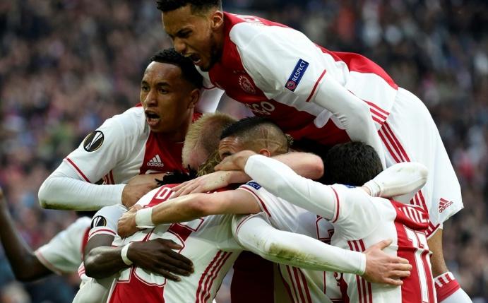 Ajax bejubelt den deutlichen 4:1-Hinspielsieg gegen Lyon