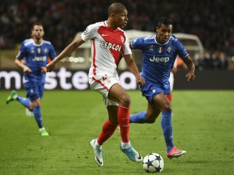 Manchester United buhlt um Monacos Kylian Mbappé (m.) Manchester United buhlt um Monacos Kylian Mbappé (m.)