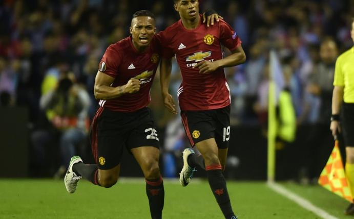 Rashford (r.) und Valencia jubeln nach dem 1:0