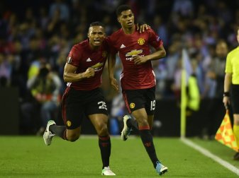 Rashford (r.) und Valencia jubeln nach dem 1:0 Rashford (r.) und Valencia jubeln nach dem 1:0