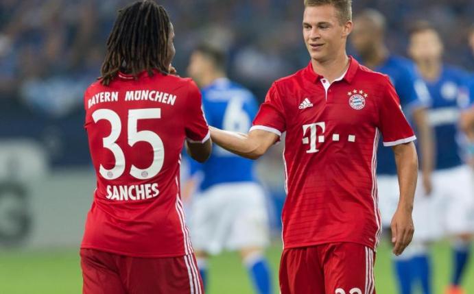 Joshua Kimmich (r) und Renato Sanches werden beide in der FCB-Startelf stehen. Foto: Guido Kirchner