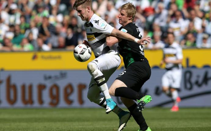 Augsburg holt einen wichtigen Punkt in Gladbach