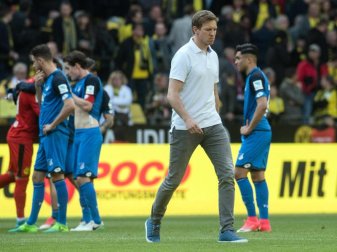 Der Stachel der Niederlage saß bei Trainer Julian Nagelsmann und den Hoffenheimern tief. Foto: Bernd Thissen Der Stachel der Niederlage saß bei Trainer Julian Nagelsmann und den Hoffenheimern tief. Foto: Bernd Thissen
