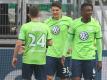 Die Wolfsburger um Stürmer Mario Gomez (M.) sind für die letzten beiden Spiele zuversichtlich. Foto: Thomas Frey