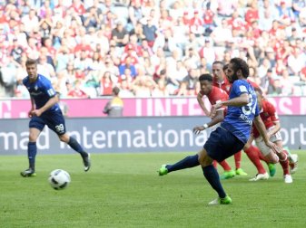 Im 190. Bundesligaspiel trat Darmstadts Hamit Altintop erstmals zum Strafstoß an - und scheiterte. Foto: Tobias Hase Im 190. Bundesligaspiel trat Darmstadts Hamit Altintop erstmals zum Strafstoß an - und scheiterte. Foto: Tobias Hase